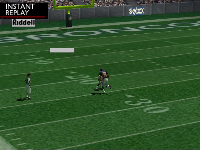 NFL Quarterback Club 2000 Screenshot 1